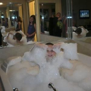 Meet your Posher, Sharon